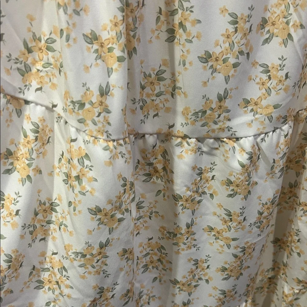 Chic Floral Ruffle Maxi Dress - Picture 2 of 3